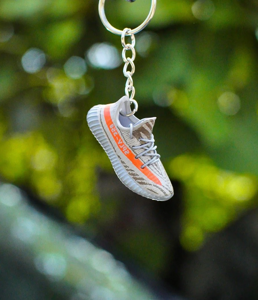 3D Sneaker Keychain Yeezy Beluga - Image 2