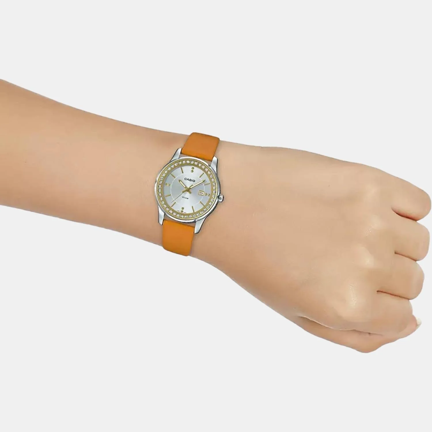 Enticer Women Quartz Silver Dial Analog Leather Watch A1586 - Image 6