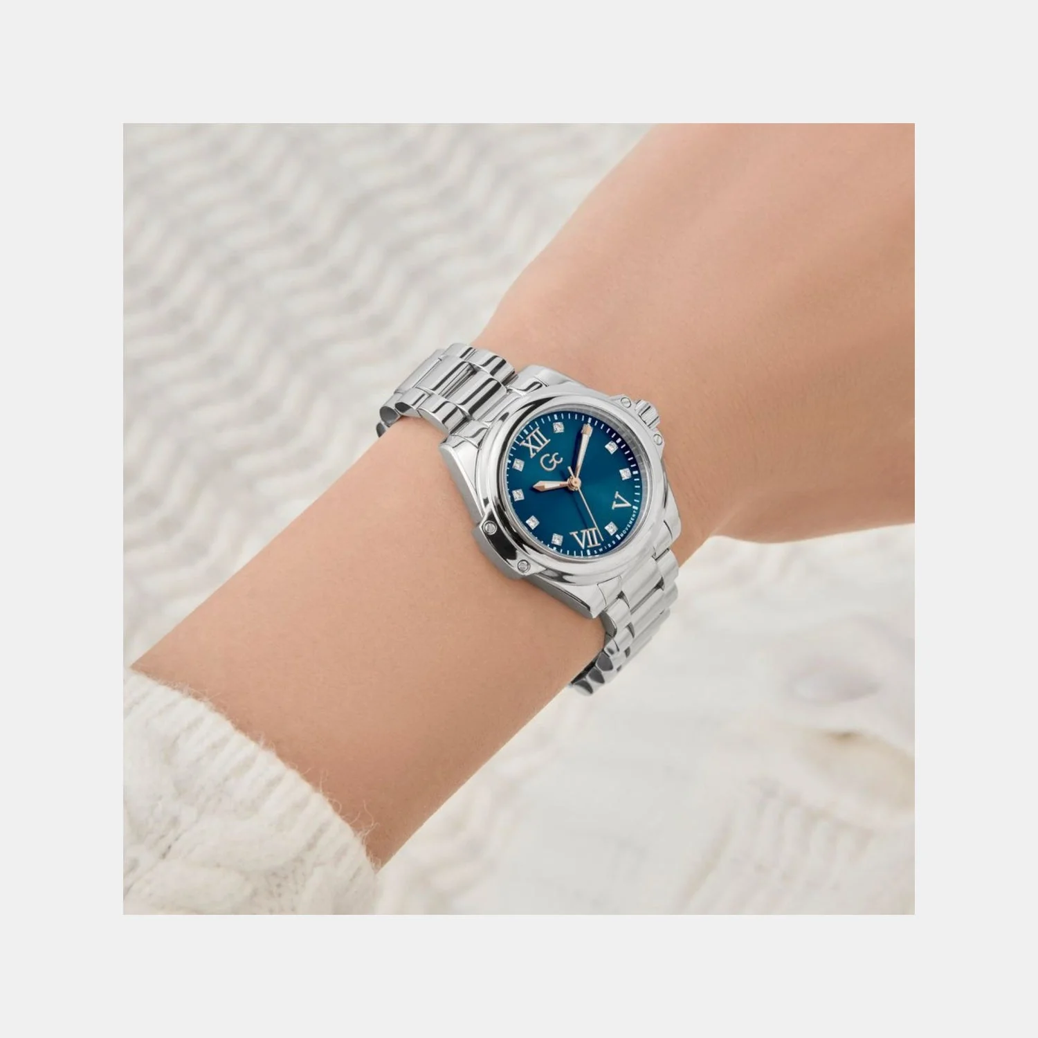 Gc Bolt Lady Mini Women Quartz Blue Dial Analog Stainless Steel Watch Z58004L7 - Image 4