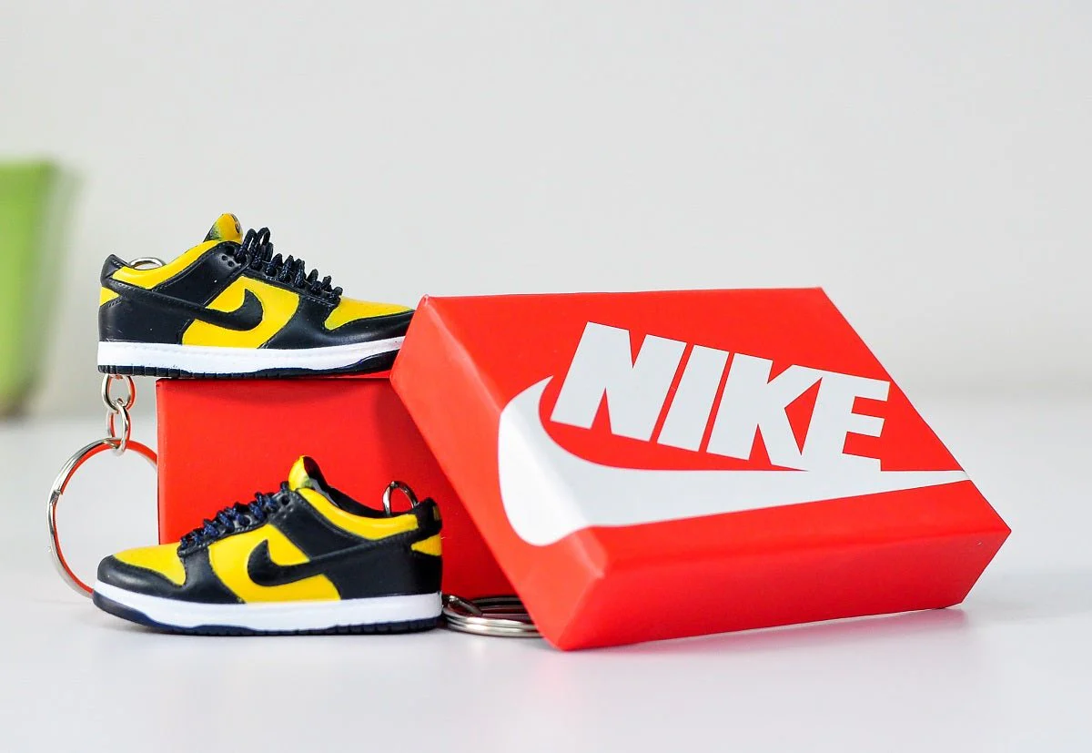 3D Sneaker Keychain With Box | Jordan keychain with box | Kicks Machine - Image 2