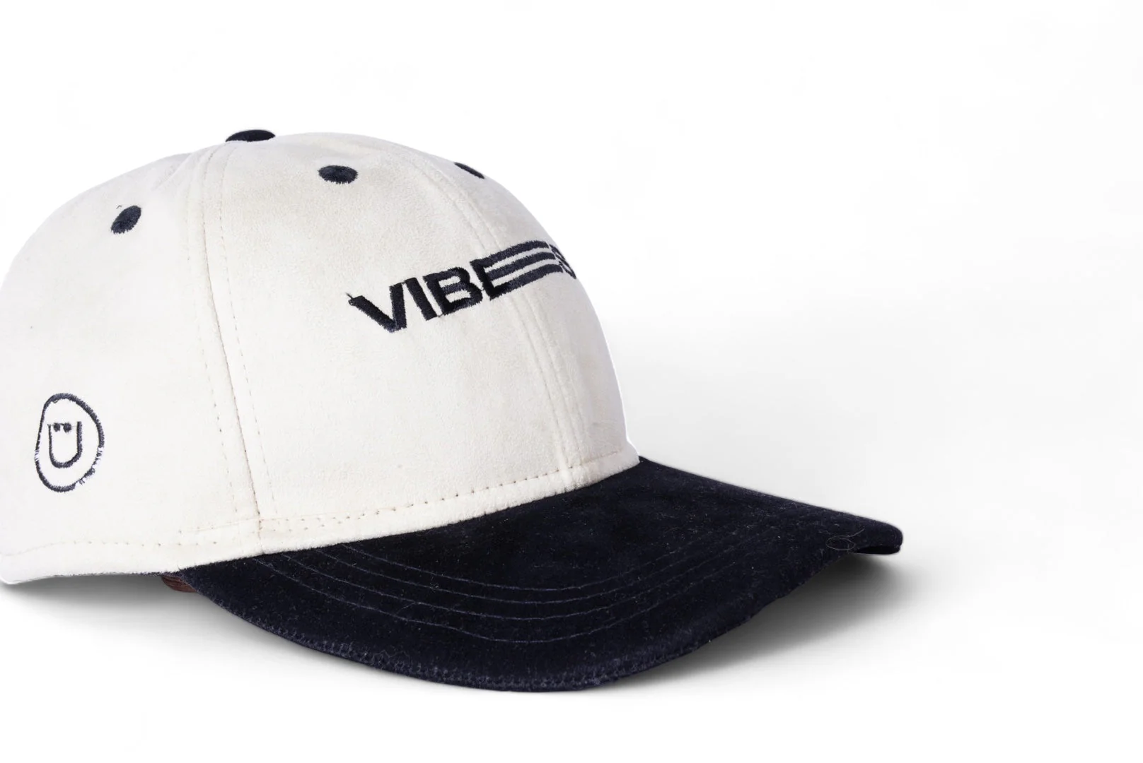 Vibes Cap Black and White - Image 2