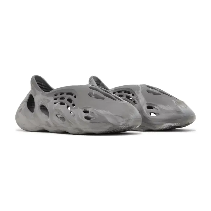 Yeezy Foam Runner 'MX Granite' - Image 2