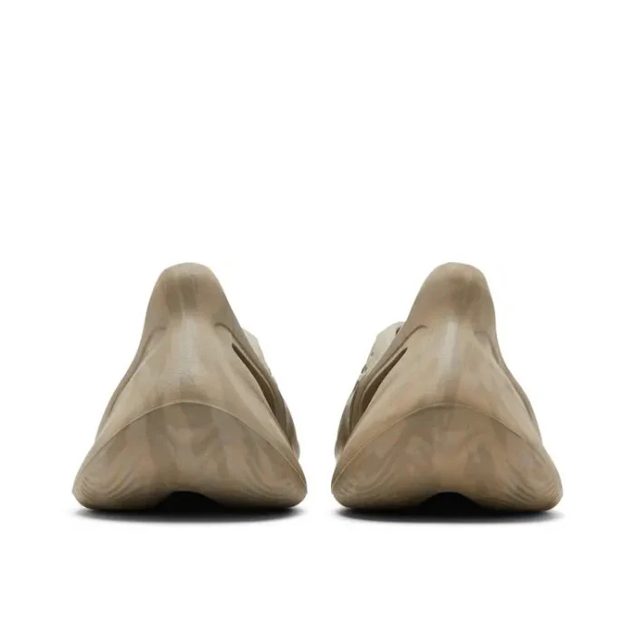 Yeezy Foam Runner Stone Sage - Image 3